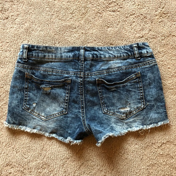 Jean shorts with tribal stitching - Picture 6 of 6